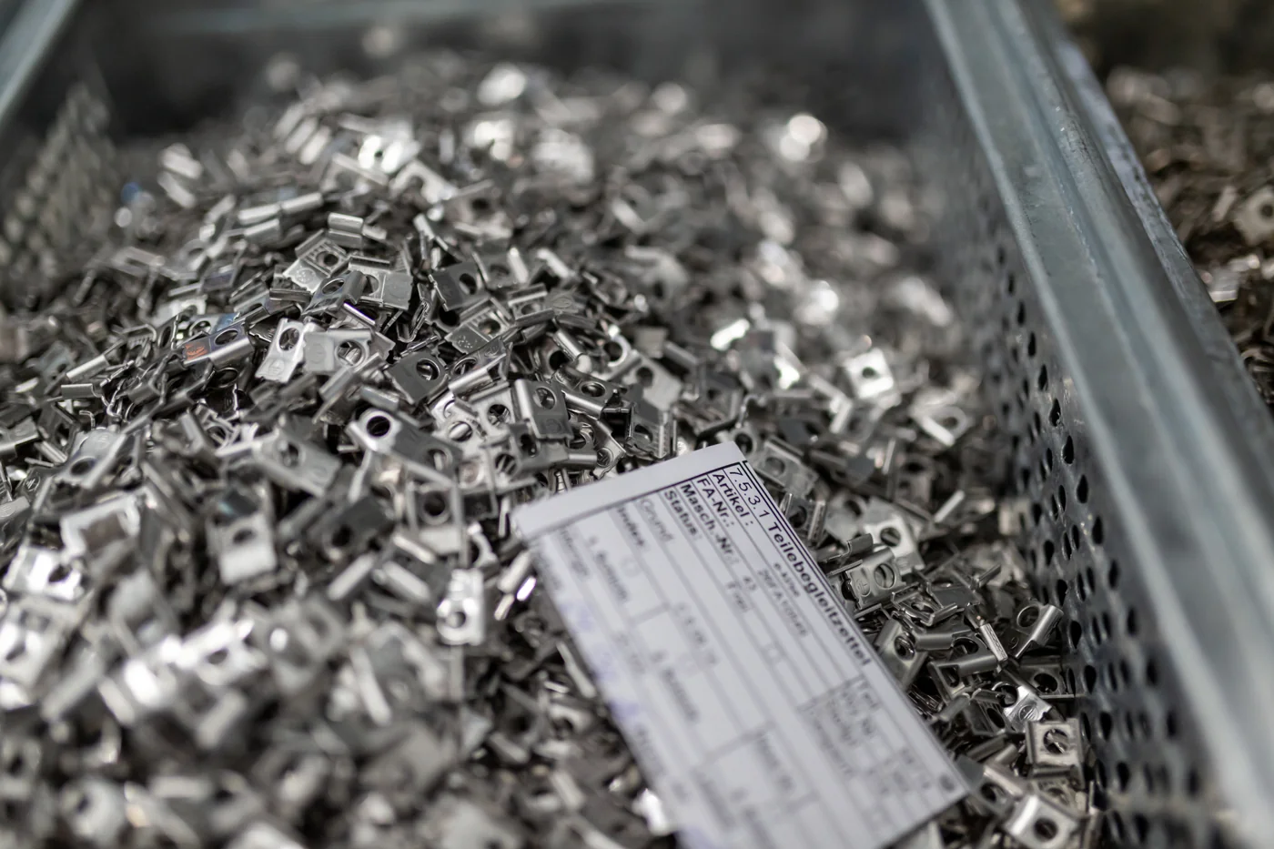 Gestanzte und gehärtete Metallteile
