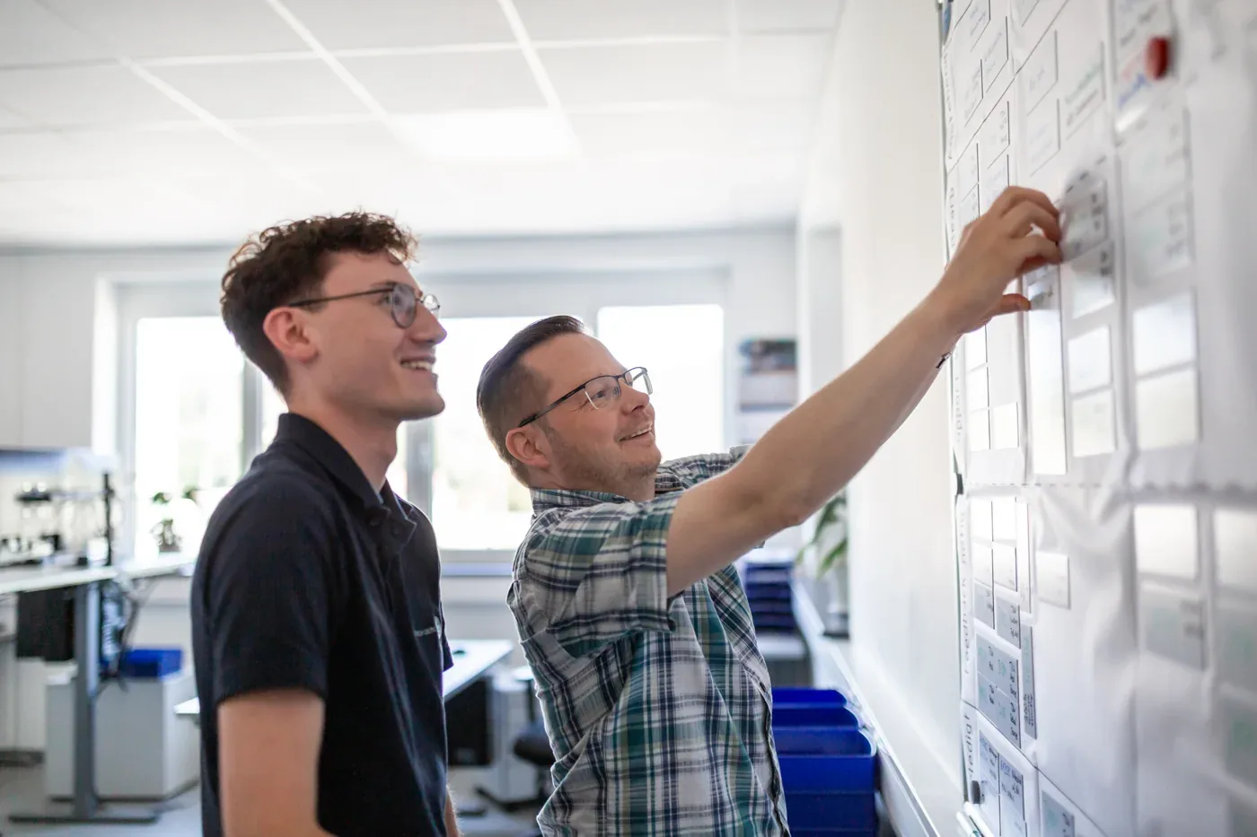 Konstruktion am Reißbrett und Whiteboard