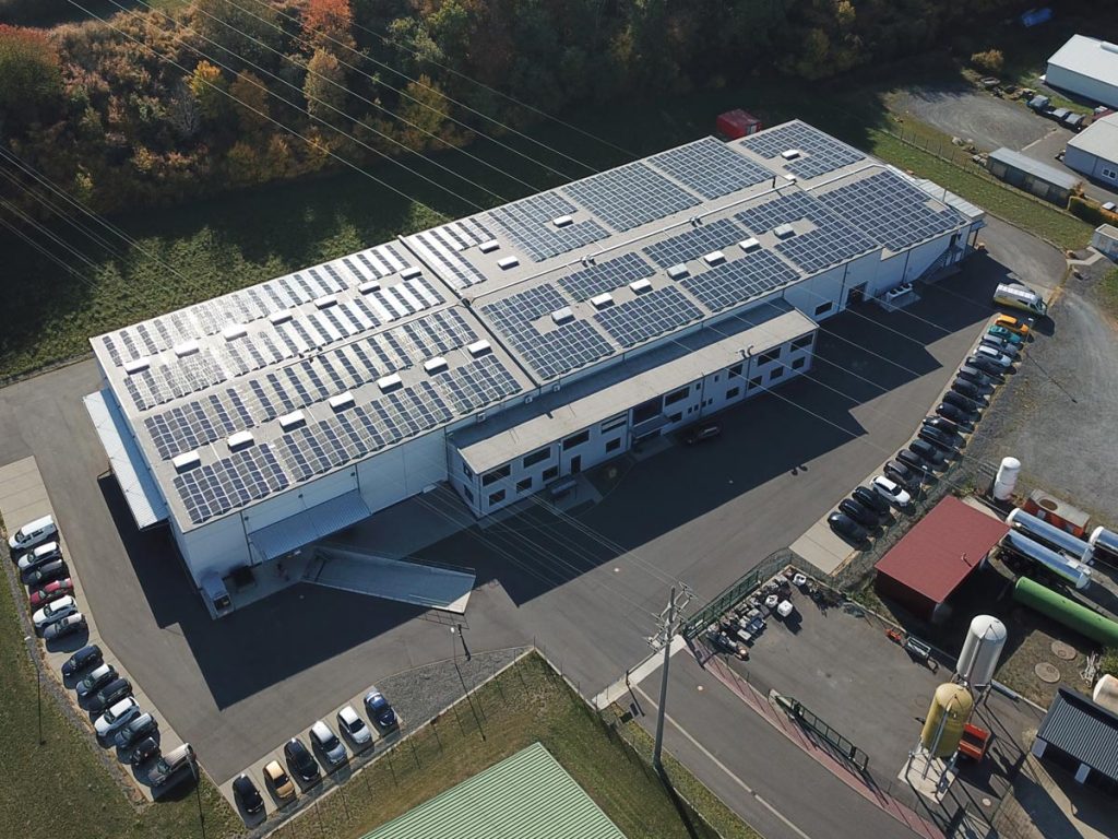 Neubau einer Photovoltaik-Aufdachanlage auf unserem Produktions- u. Lagergebäude